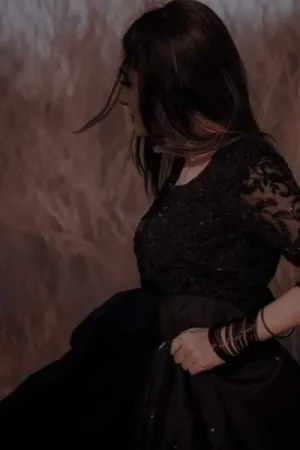 رواية امرأة لا تقهر عزيزي بقلم سلمي شريف - غلاف الرواية