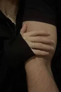 مختلفة
